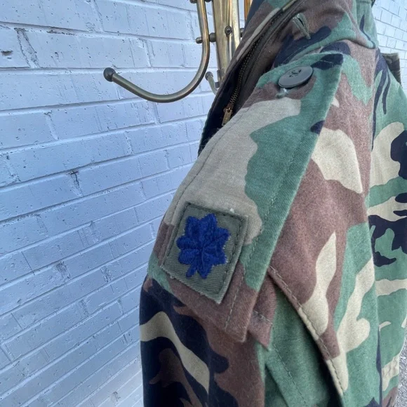 Men's Size Medium Regular U.S. Air Force Issue Woodland Camouflage Field Jacket - Picture 12 of 16